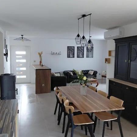 Adria Apartment *